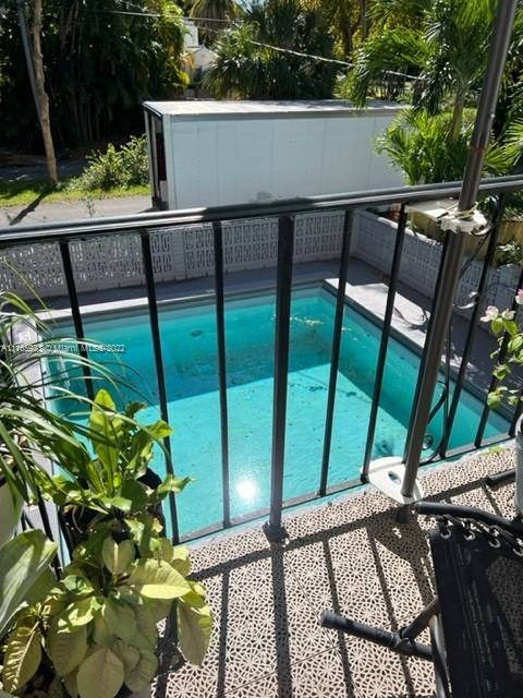 WINDSOR ESTATES NO 3 COND - Residential