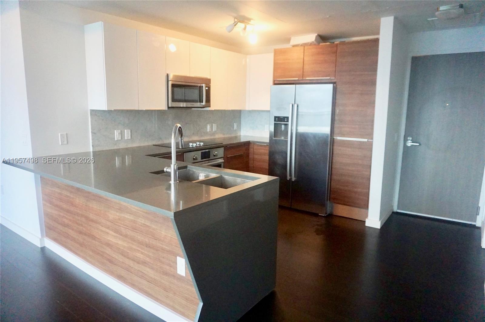 THE CRIMSON CONDOMINIUM - Residential