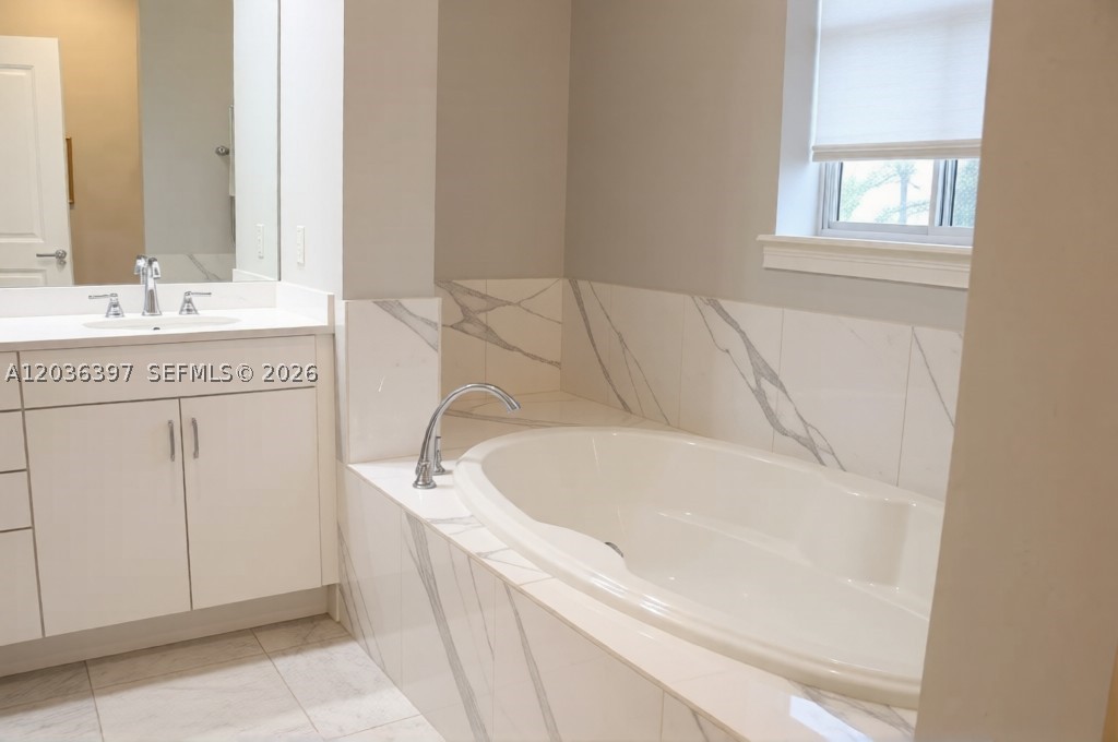 CARLYLE RESIDENCES AT CELE - Residential Lease