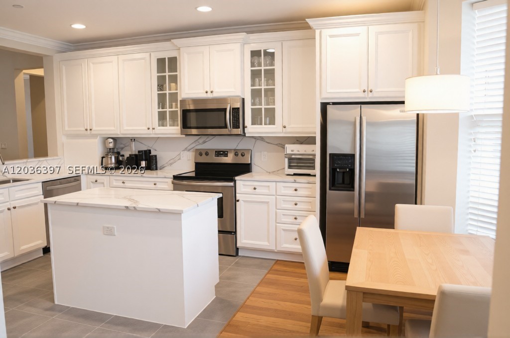 CARLYLE RESIDENCES AT CELE - Residential Lease