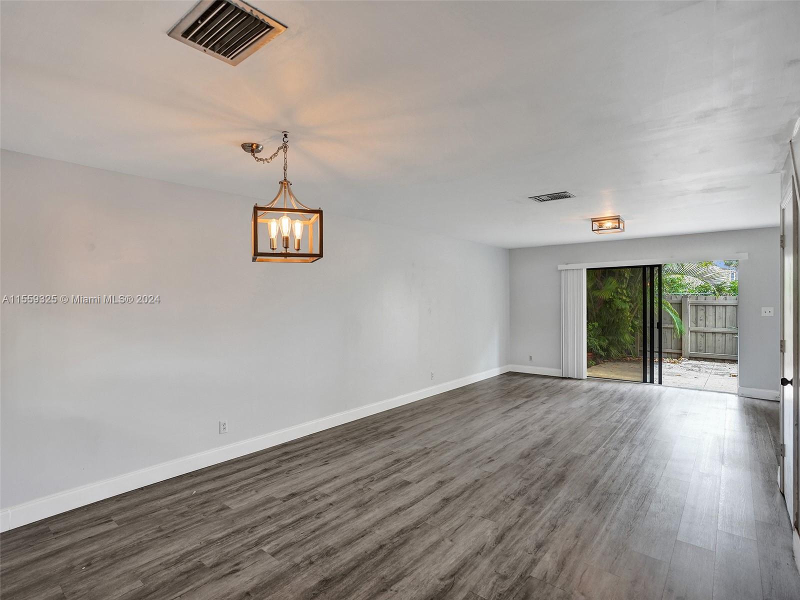 PINES OF OAKLAND FOREST W - Residential