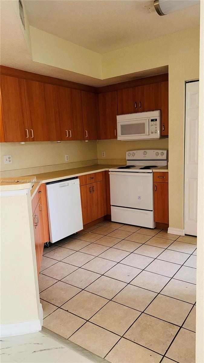 BELMONT AT NORTH LAUDERDA - Residential Lease