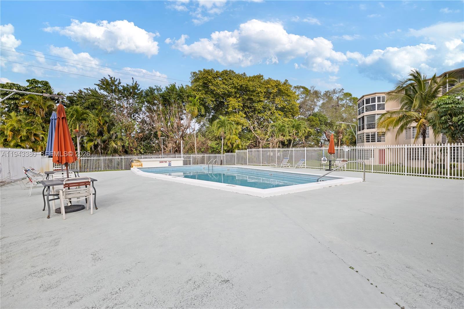 ROLLING GREEN CONDO C - Residential