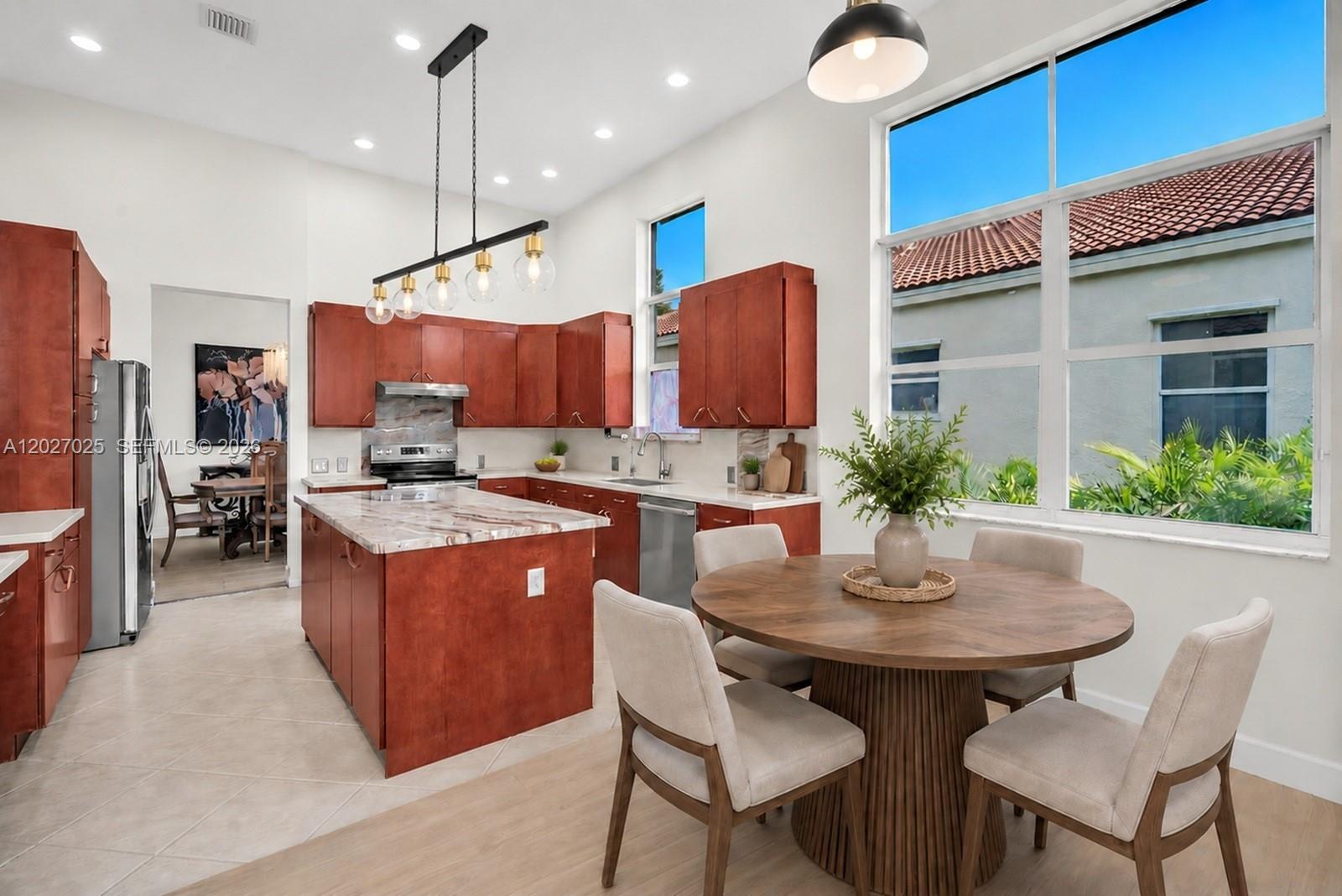 LIDO ISLES - Residential