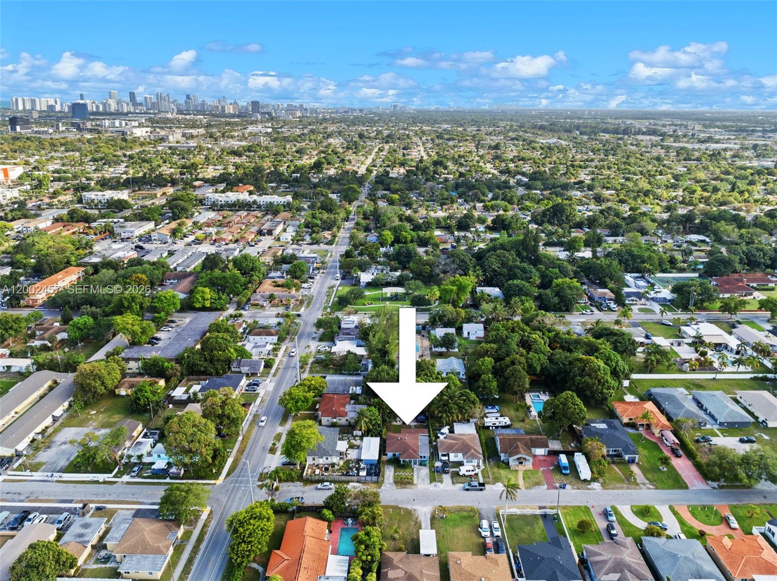 HOLLYWOOD LITTLE RANCHES - Residential