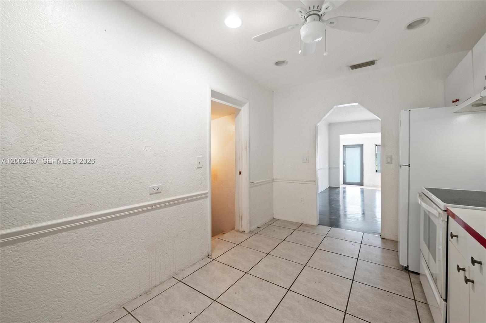 HOLLYWOOD LITTLE RANCHES - Residential