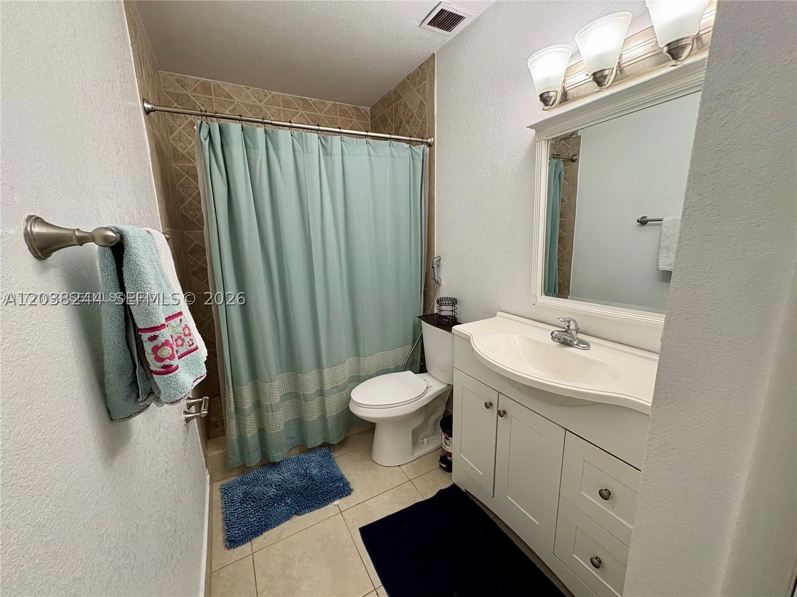 LAKEWOOD ON THE GREEN SEC - Residential Lease