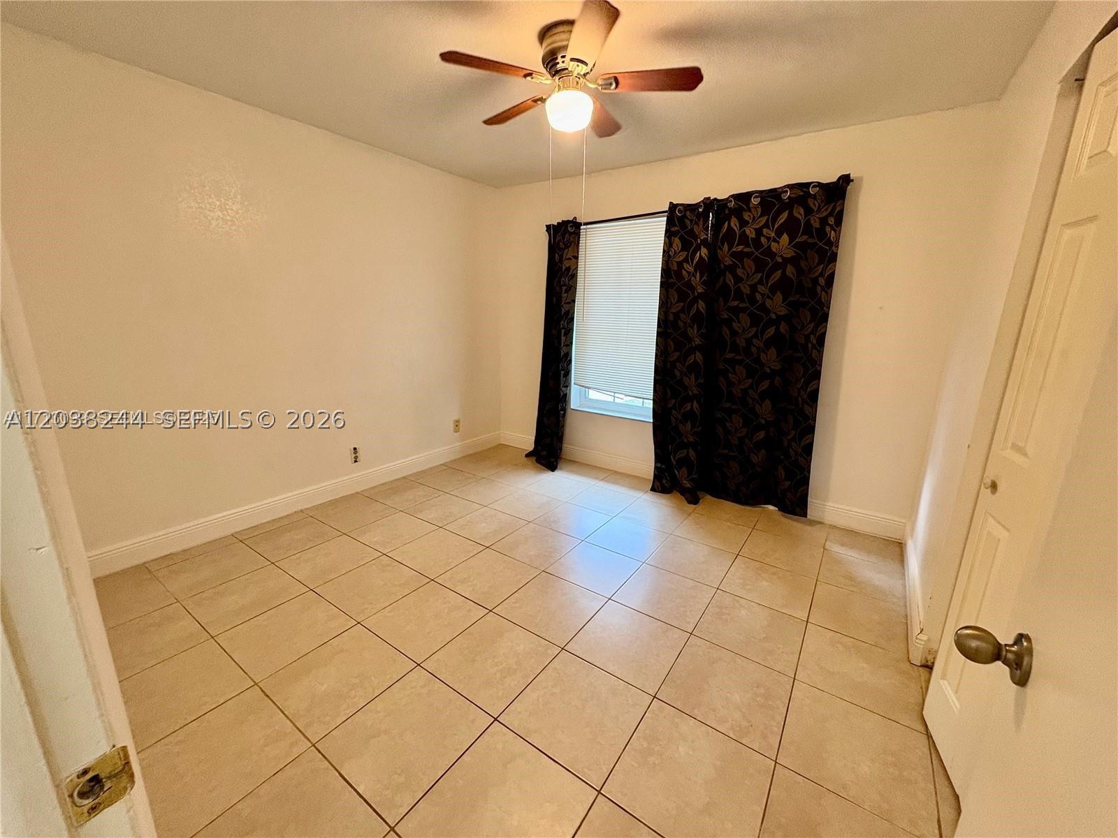LAKEWOOD ON THE GREEN SEC - Residential Lease