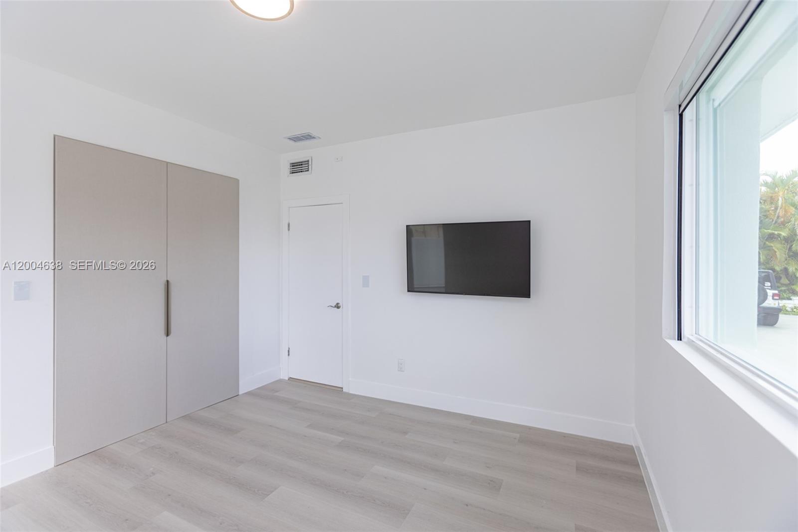 BISCAYNE POINT - Residential