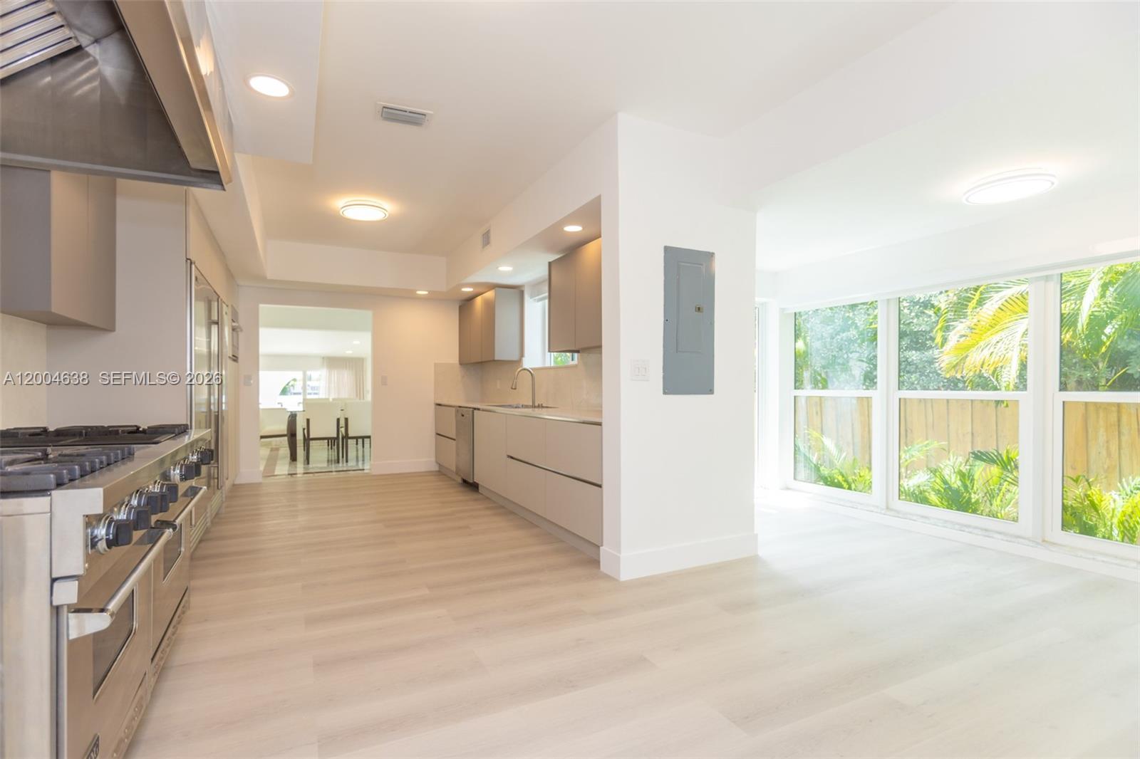 BISCAYNE POINT - Residential