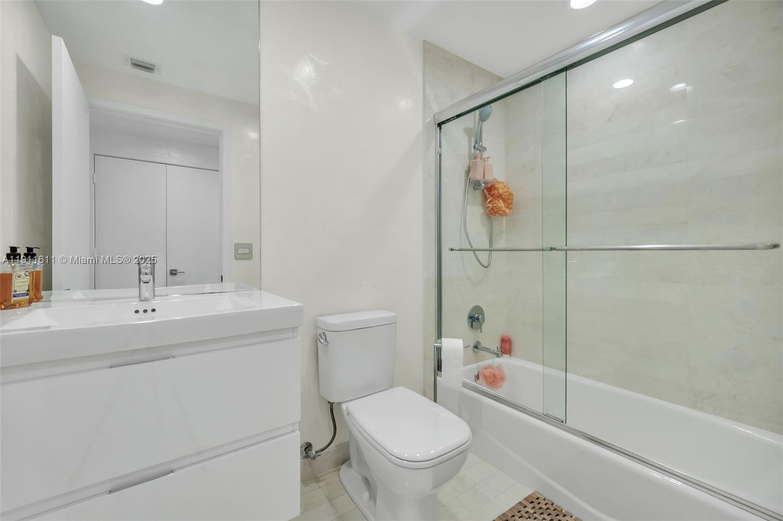 MARINA PALMS RESIDENCES N - Residential