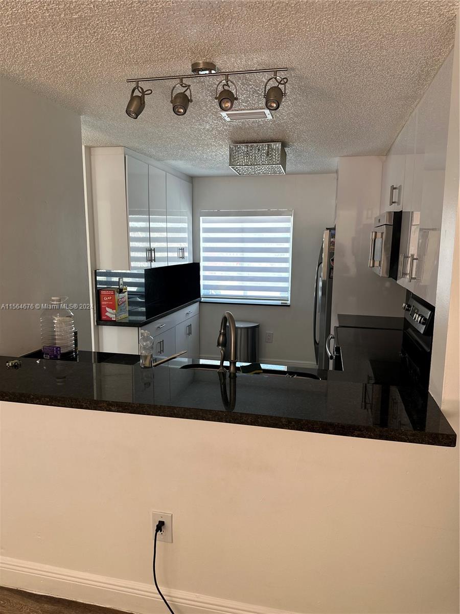 WEITZER SERENA LAKES TOWN - Residential Lease