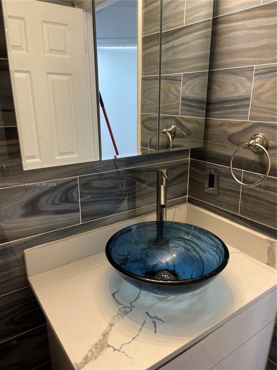 WEITZER SERENA LAKES TOWN - Residential Lease