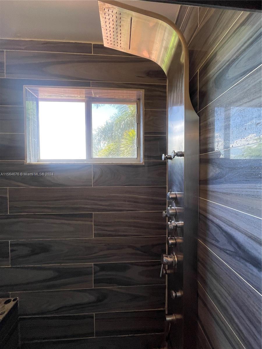 WEITZER SERENA LAKES TOWN - Residential Lease