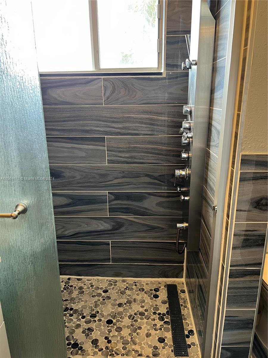 WEITZER SERENA LAKES TOWN - Residential Lease