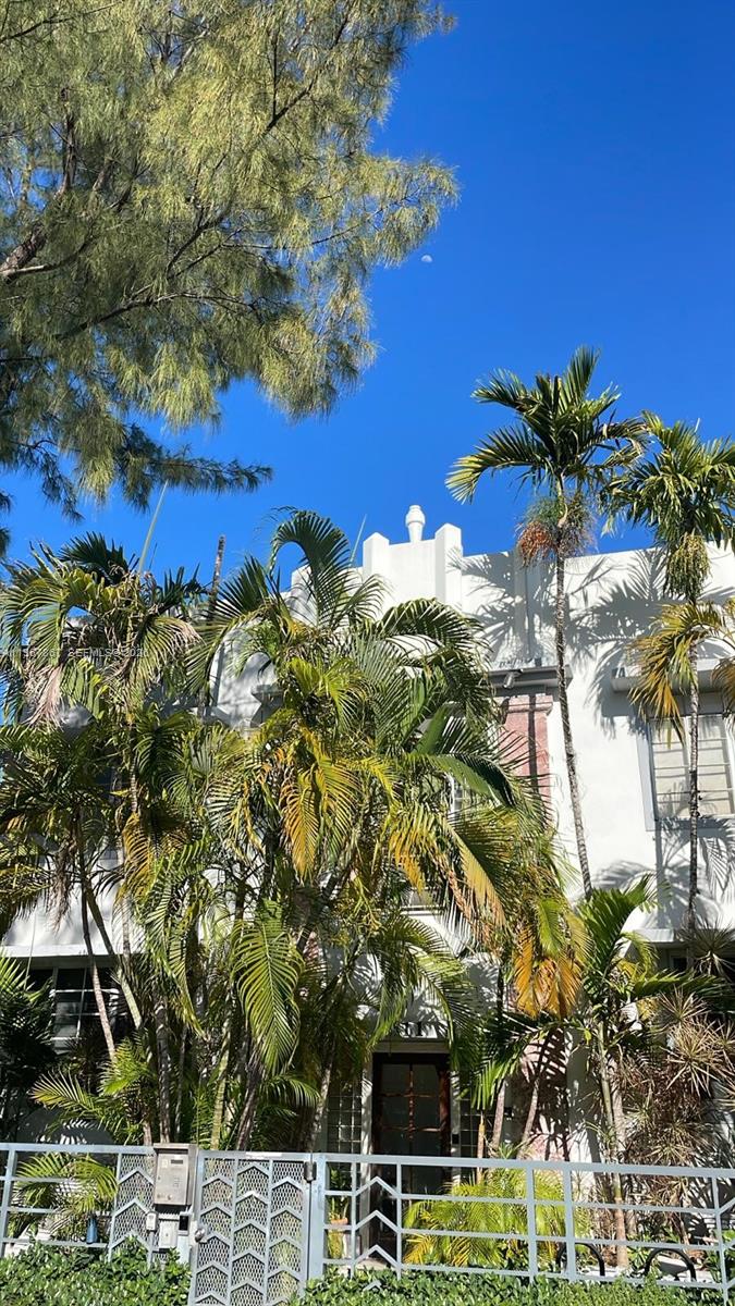 Comfortable studio apartment in the heart of Miami Beach with 430 sq ft of living space. The open layout makes the most of the area, and the unit gets plenty of natural light. Great option for anyone looking to enjoy the South Beach lifestyle and as investment. Located just a short walk from Lincoln Road, shops, restaurants, and the beach. No short-term rentals allowed.