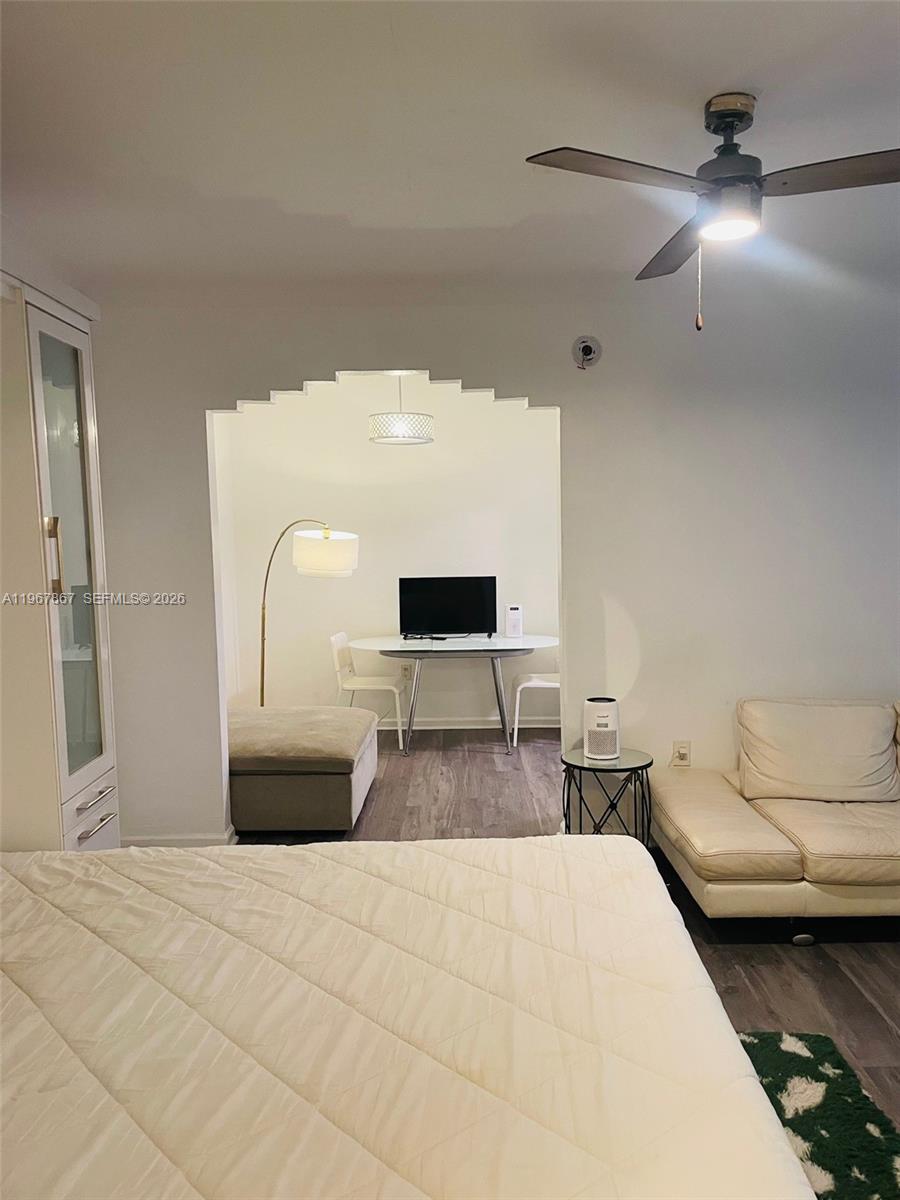 RESIDENCE 1611 CONDO - Residential