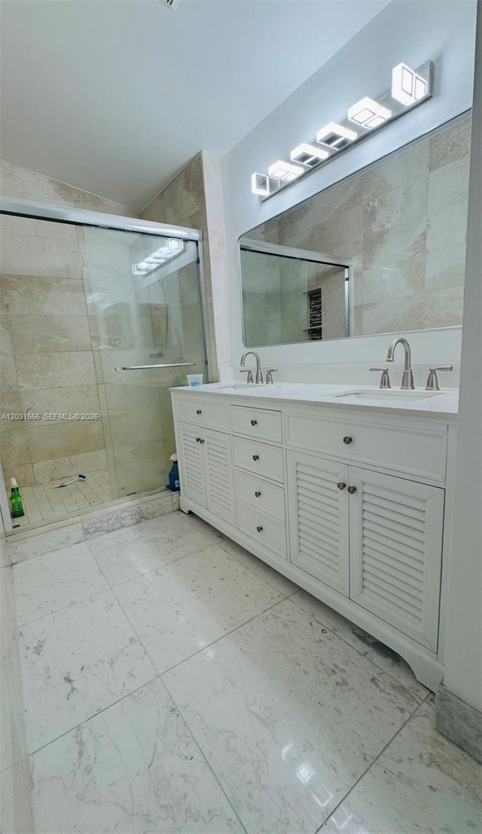 CENTEX-REPLAT OF A PORTIO - Residential Lease
