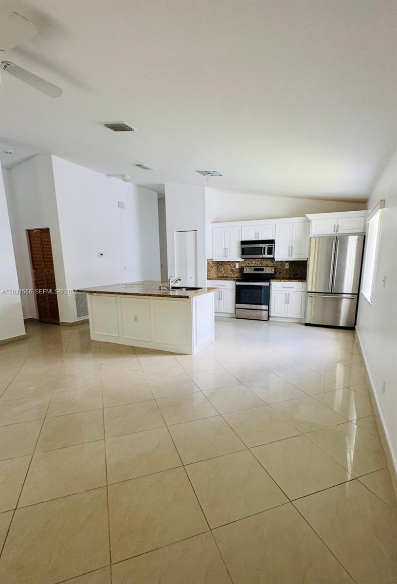 CENTEX-REPLAT OF A PORTIO - Residential Lease