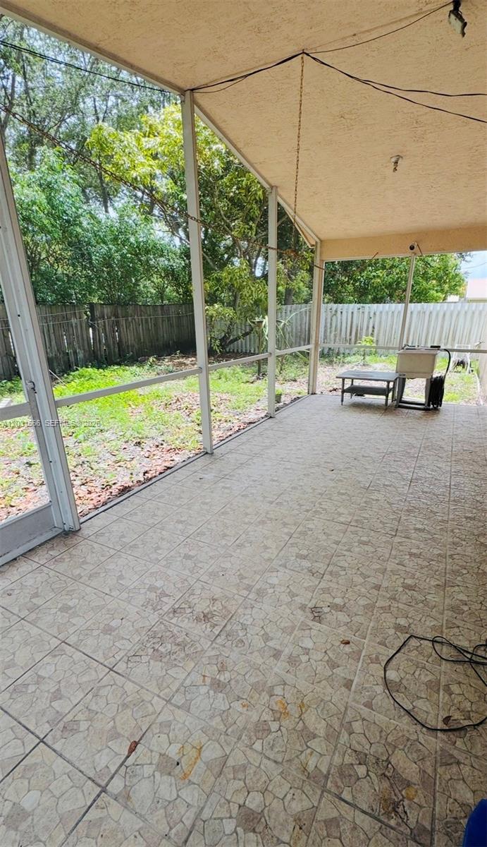 CENTEX-REPLAT OF A PORTIO - Residential Lease