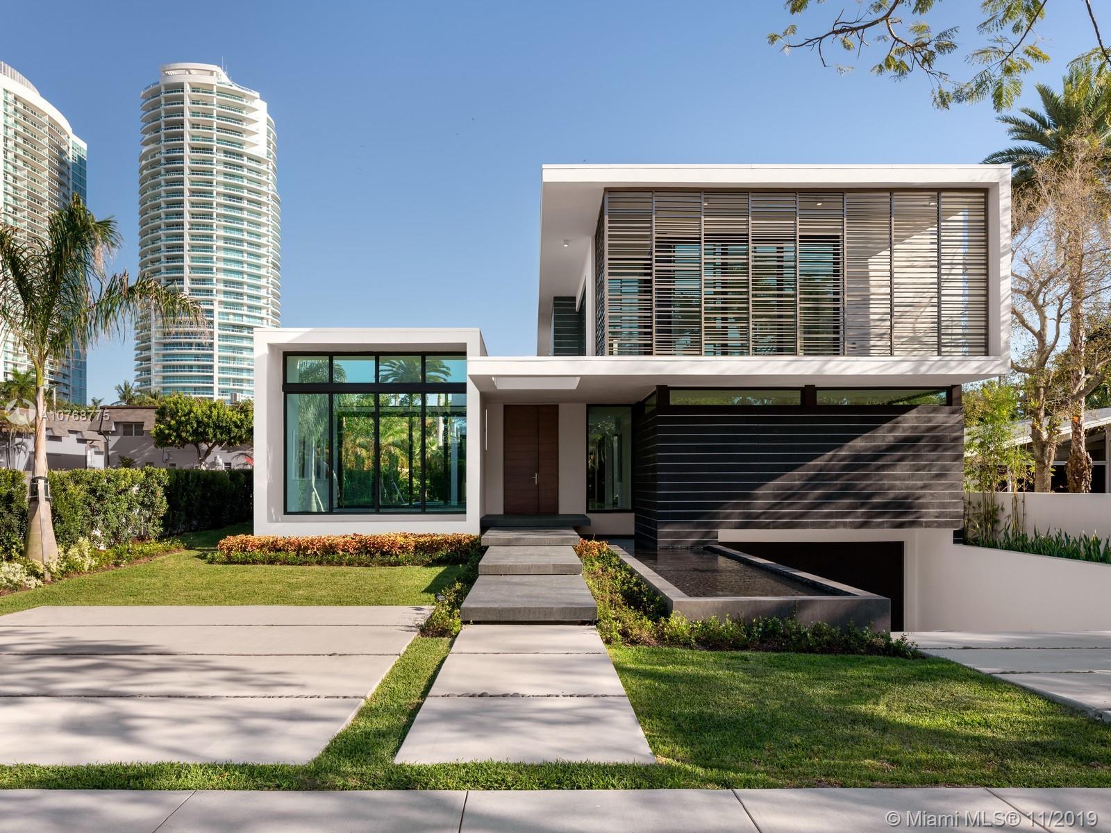 Get the home of your dreams in the most desired Miami Location. Top of the line appliances materials with most trends luxury finish. Within walking distance from restaurants, fine shopping & Brickell financial district. Minutes away from Miami International airport, Port of Miami, Miami Beach and Coconut Grove.