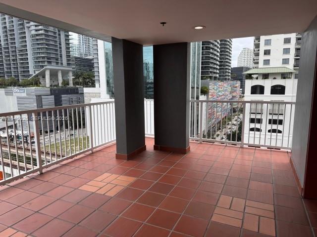 CASA GRANDE I TOWERS COND - Residential