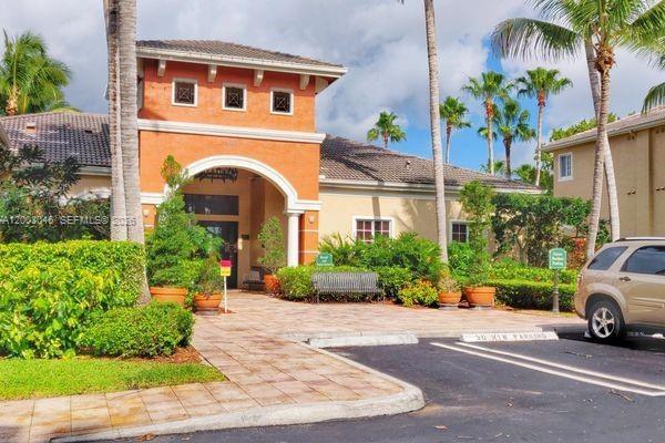GRAND ISLES CONDO - Residential