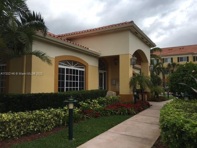 Beautiful corner unit, private entrance, 1 Bed and 1.5 Bath, nice balcony, good condition, community pool, exercise room. well maintained and gated community. Close to major highways and shopping malls. Offers must be sent with the police report, credit report, and income proof or paystubs of last two months. Two (2) assigned parking spaces!!!