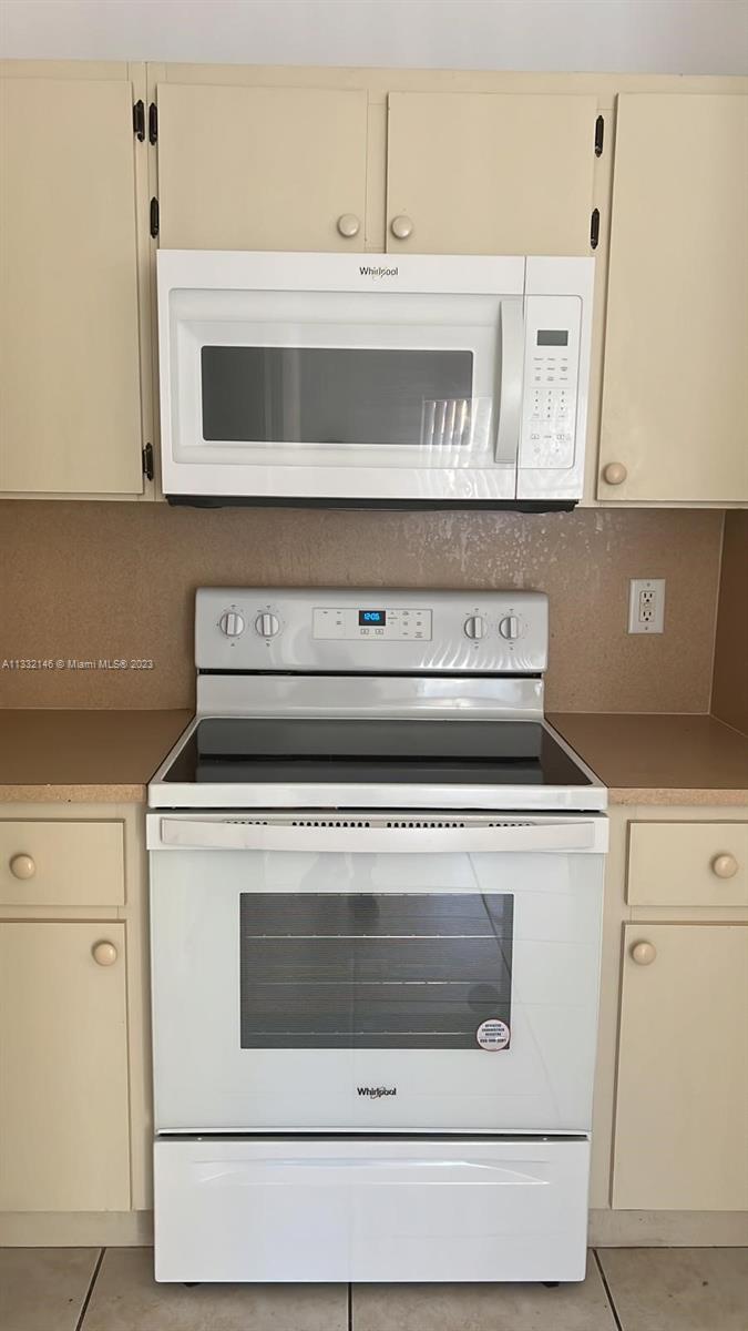 PALM GARDENS AT DORAL CON - Residential Lease