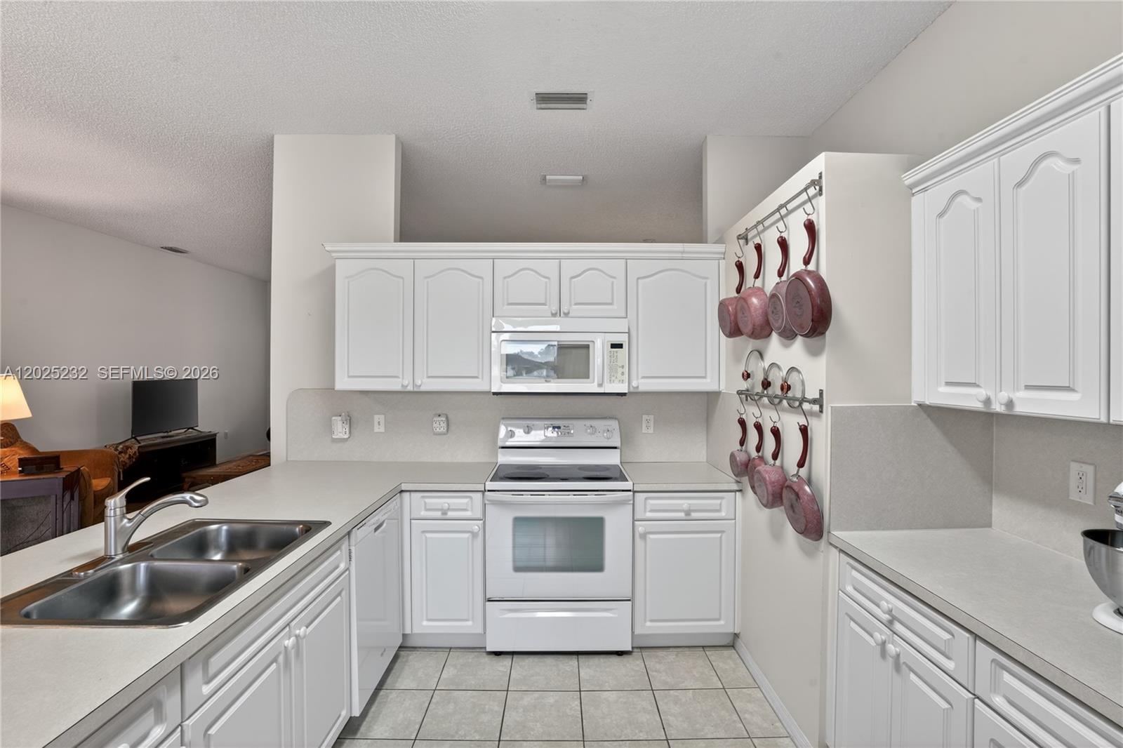DUNWOODIE AT KEYS GATE - Residential Lease