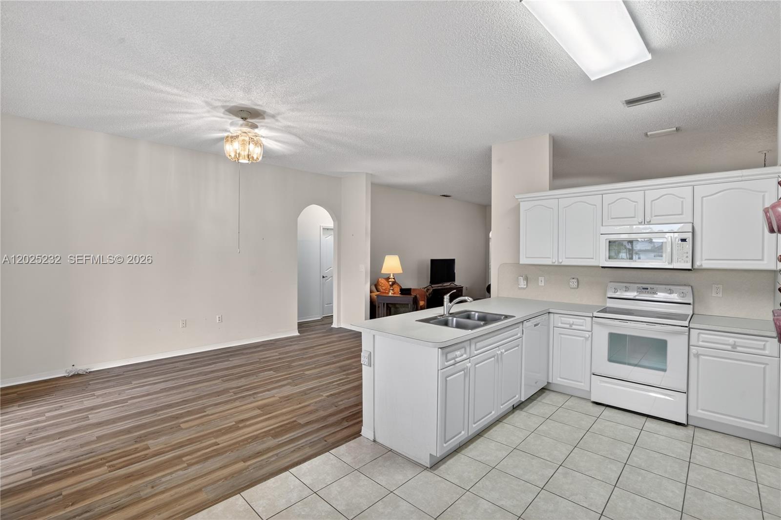 DUNWOODIE AT KEYS GATE - Residential Lease