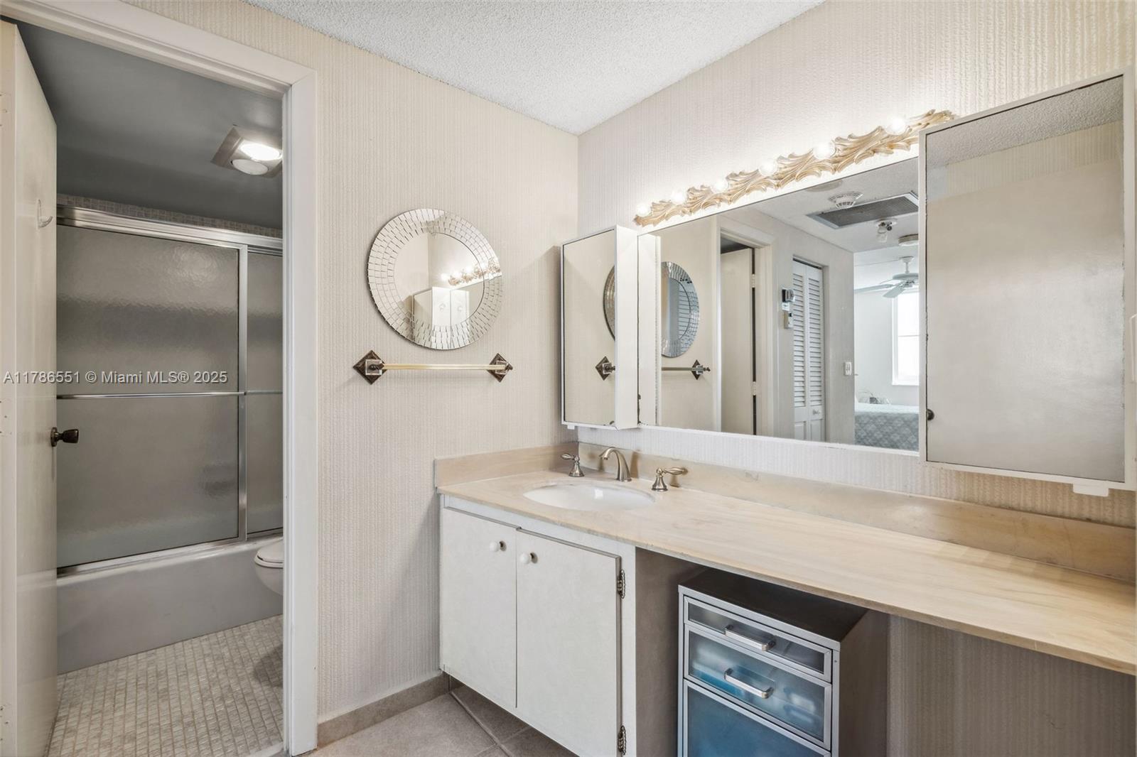 ARLEN HOUSE CONDO - Residential