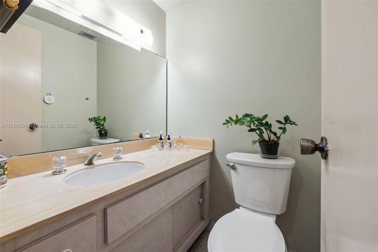 ARLEN HOUSE CONDO - Residential