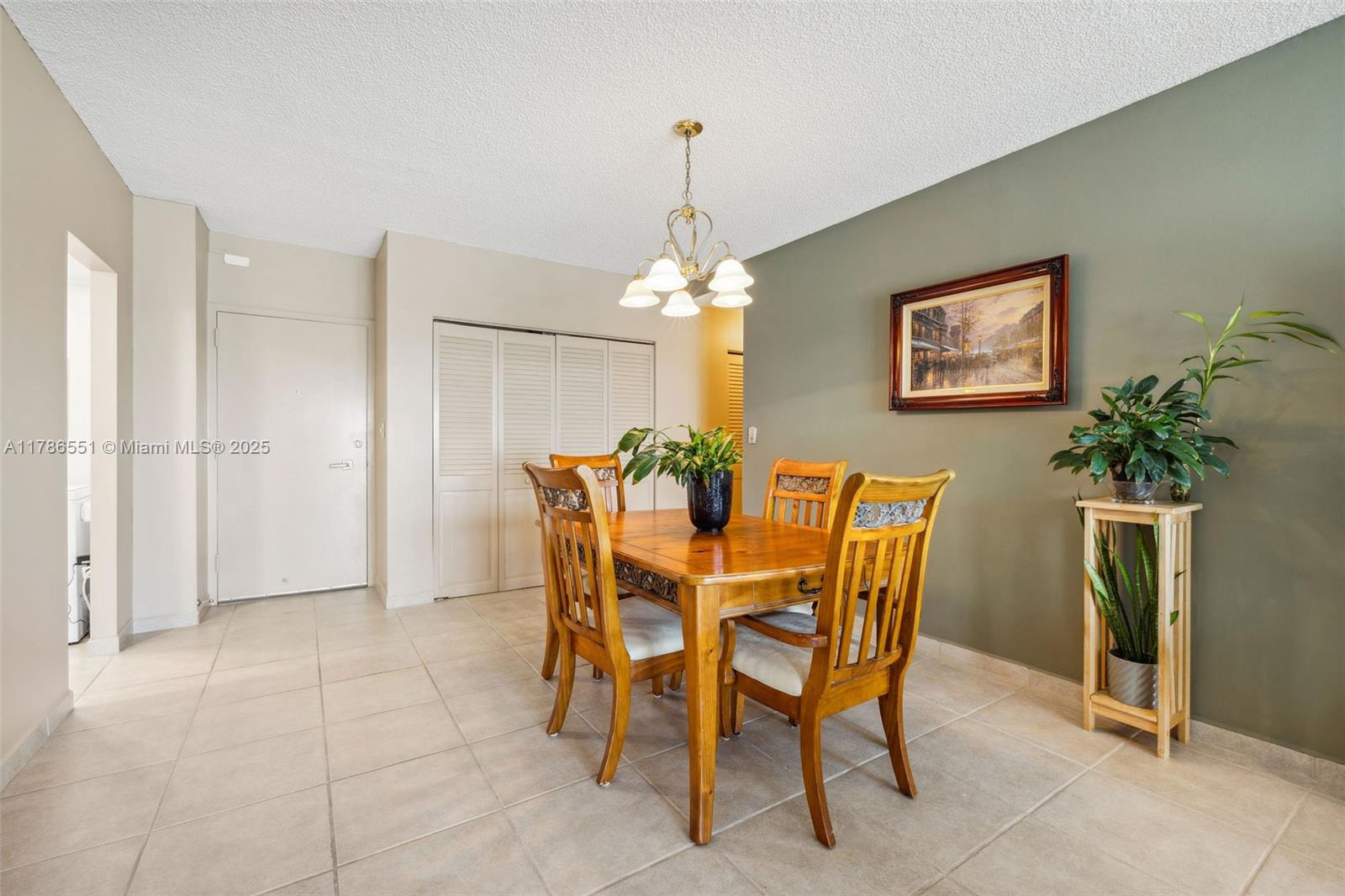 ARLEN HOUSE CONDO - Residential