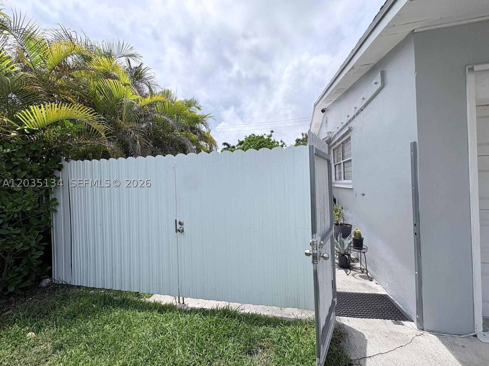 SOUTH CORAL HOMES SEC 2 - Residential