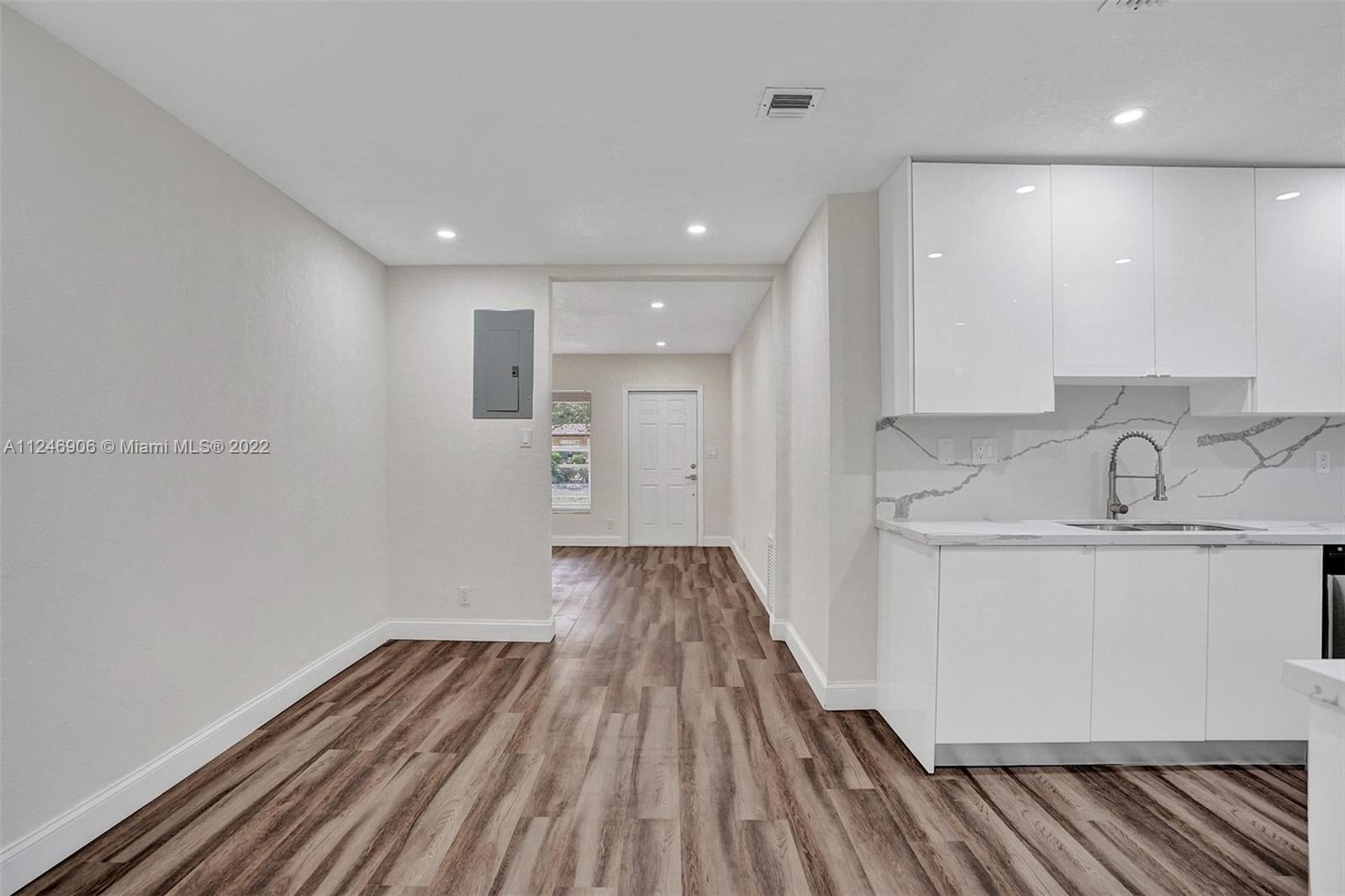 NORTH ANDREWS TERRACE FIR - Residential