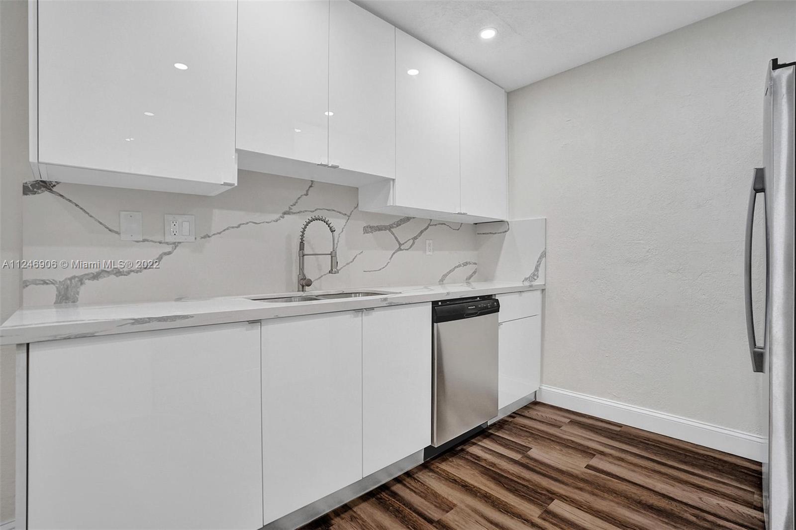 NORTH ANDREWS TERRACE FIR - Residential