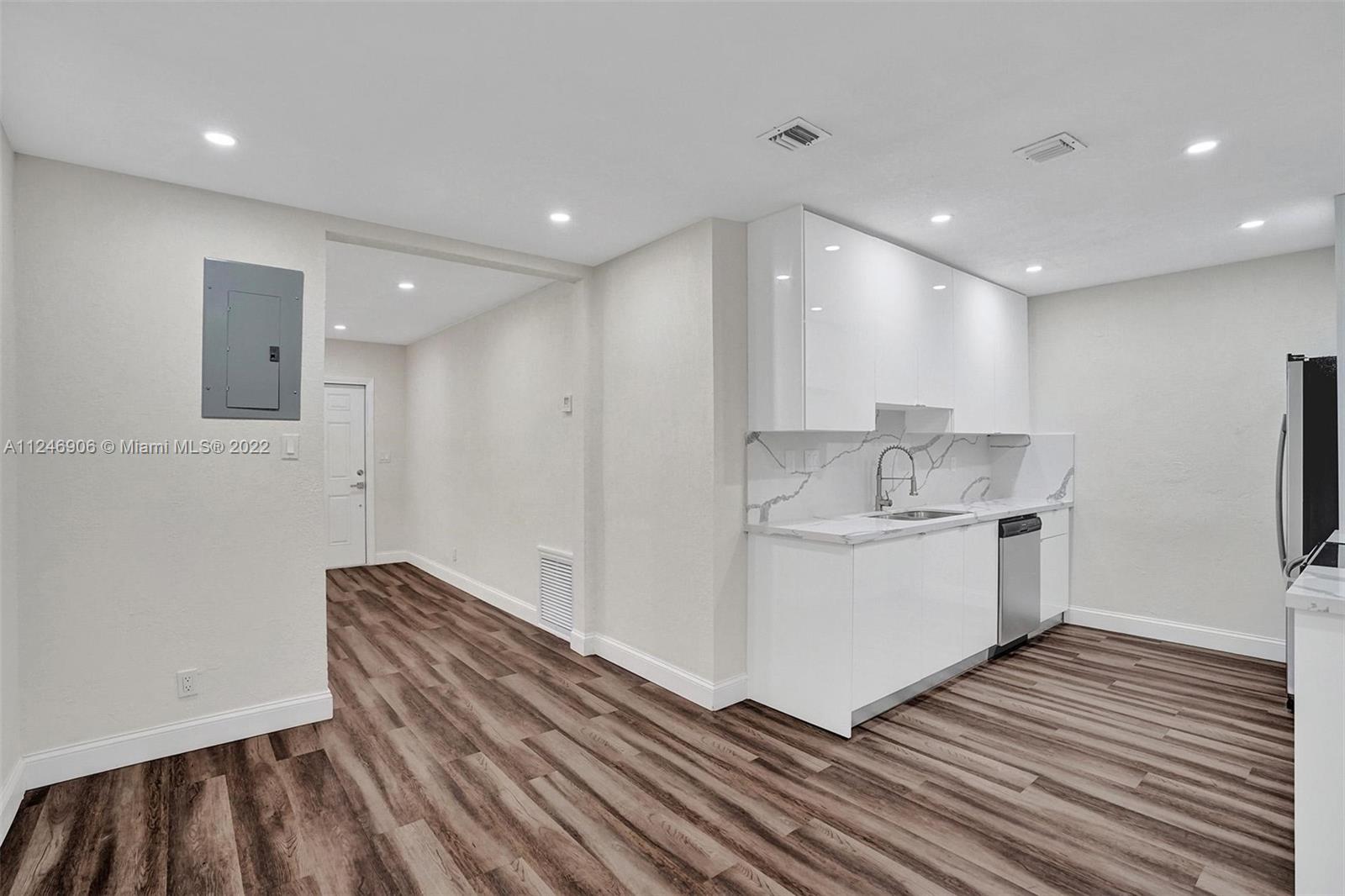 NORTH ANDREWS TERRACE FIR - Residential
