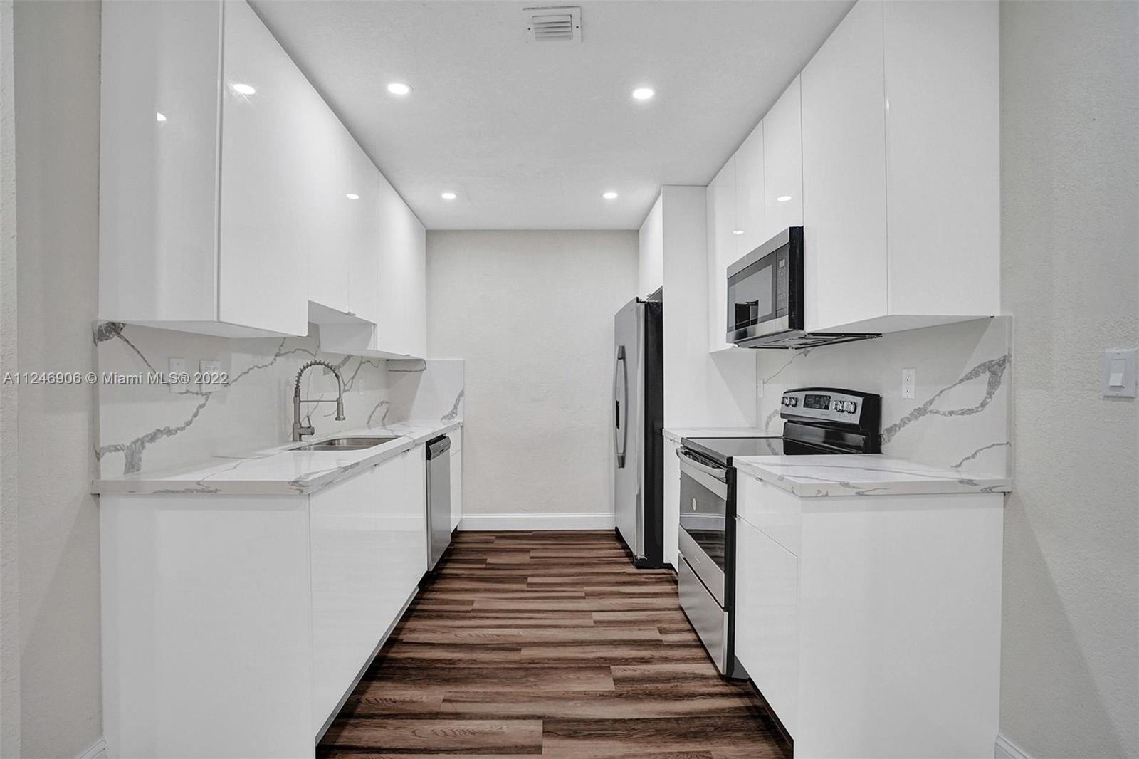 NORTH ANDREWS TERRACE FIR - Residential