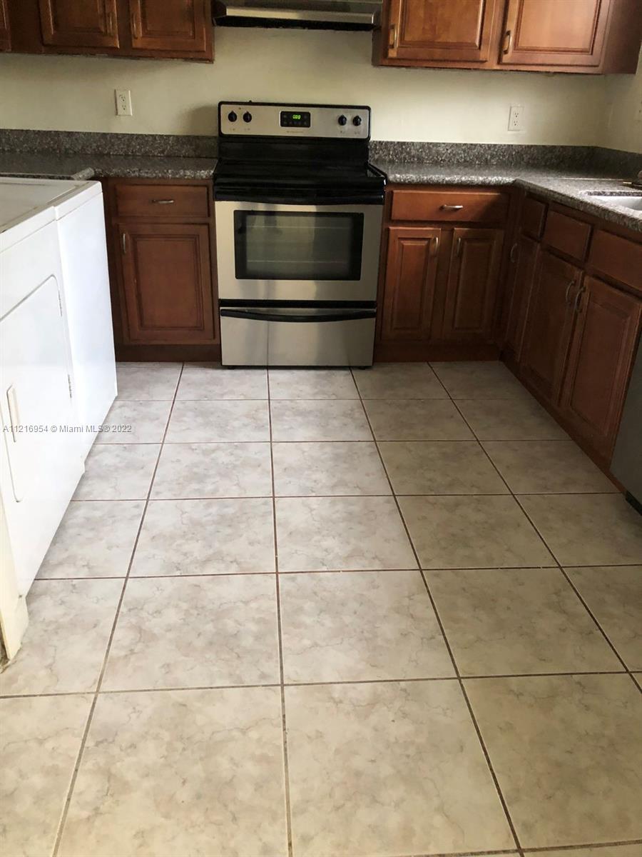 LAMBIANCE TOWNHOMES KENDA - Residential Lease