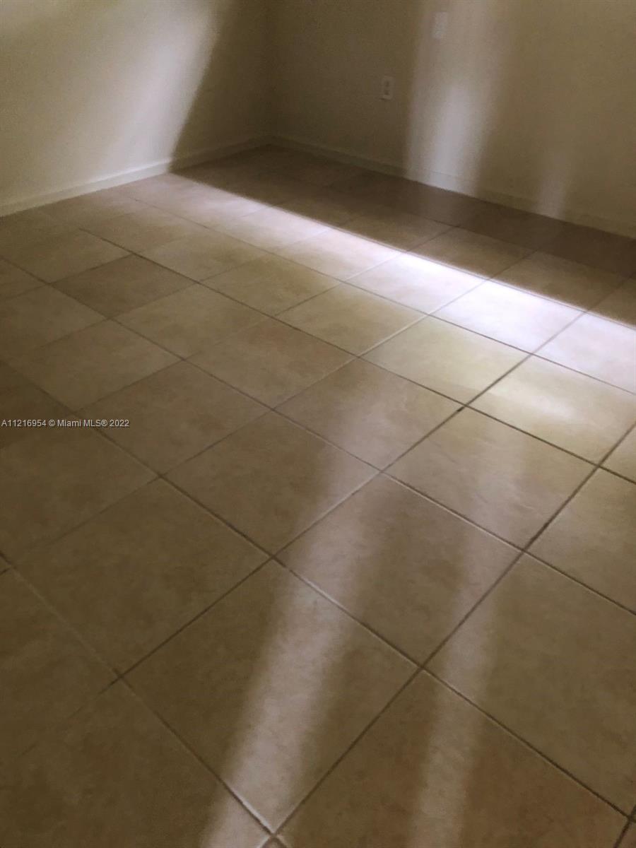 LAMBIANCE TOWNHOMES KENDA - Residential Lease