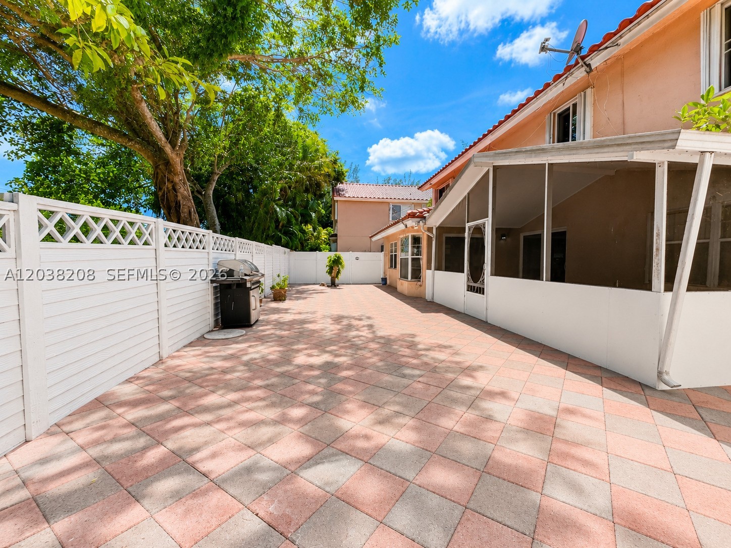 BOCA SPRINGS - Residential Lease