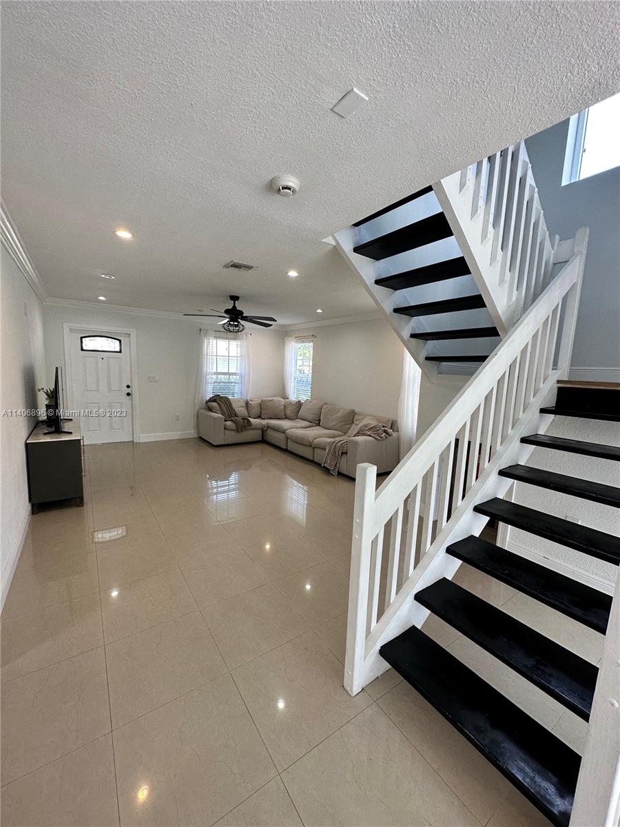DEERWOOD PART IV - Residential Lease