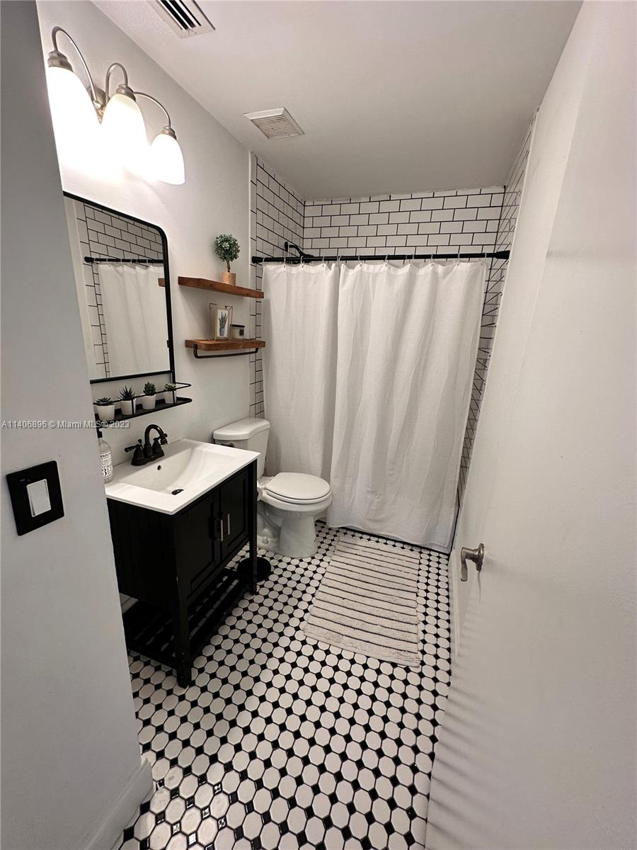 DEERWOOD PART IV - Residential Lease