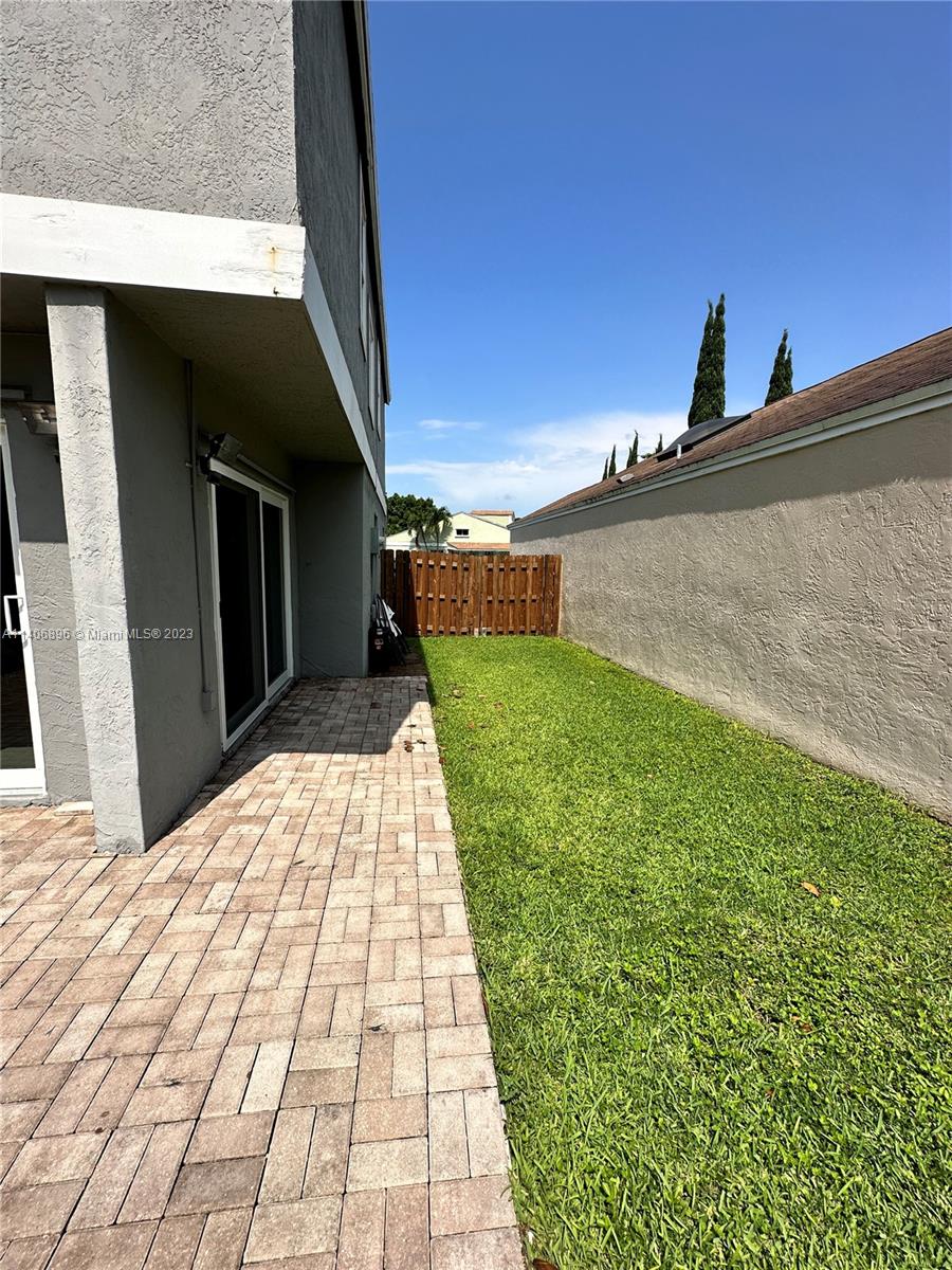 DEERWOOD PART IV - Residential Lease