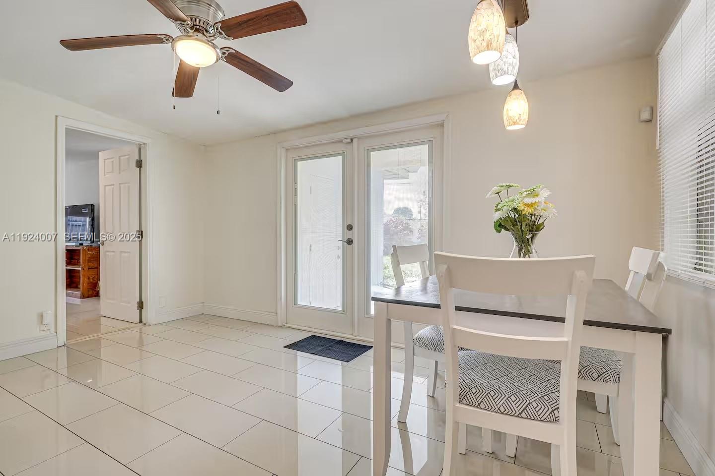 PALM LANE HOMES IN MIRAMA - Residential