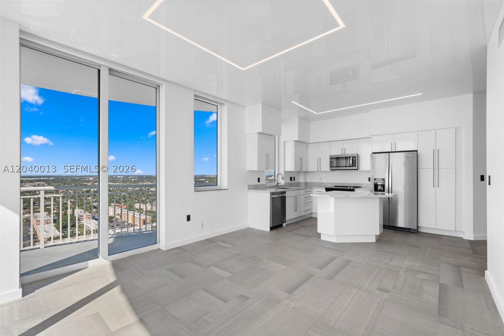 DUO CONDOMINIUM WEST - Residential