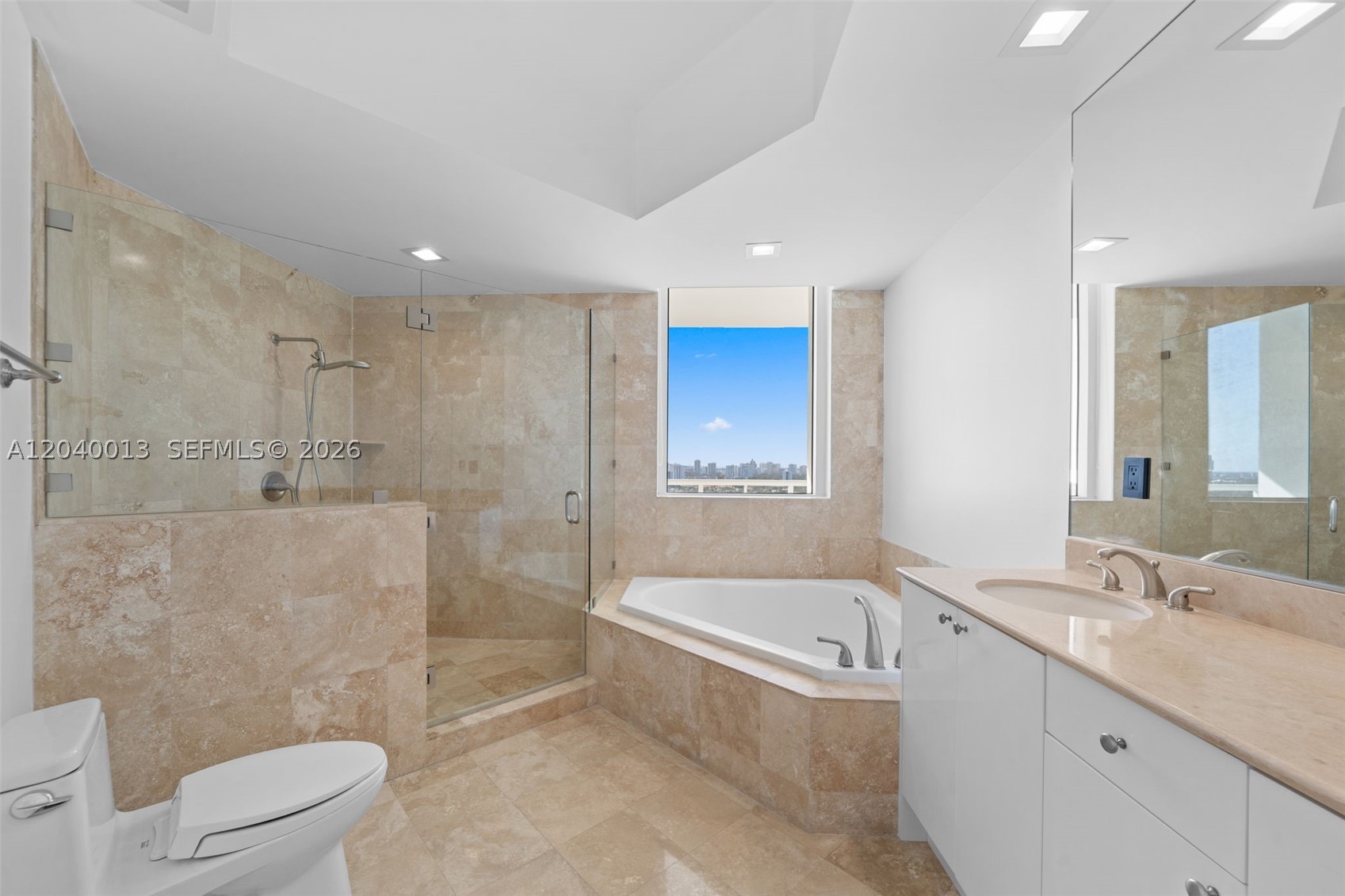 DUO CONDOMINIUM WEST - Residential
