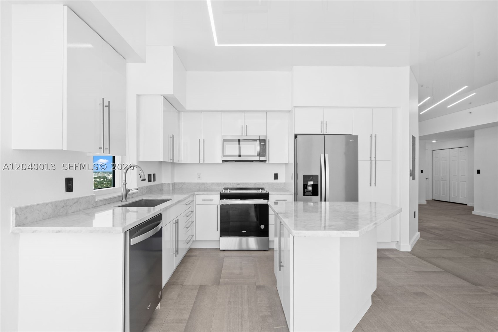 DUO CONDOMINIUM WEST - Residential