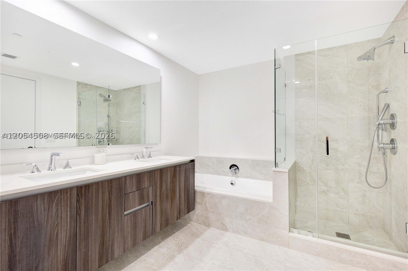ARIA ON THE BAY CONDO - Residential Lease